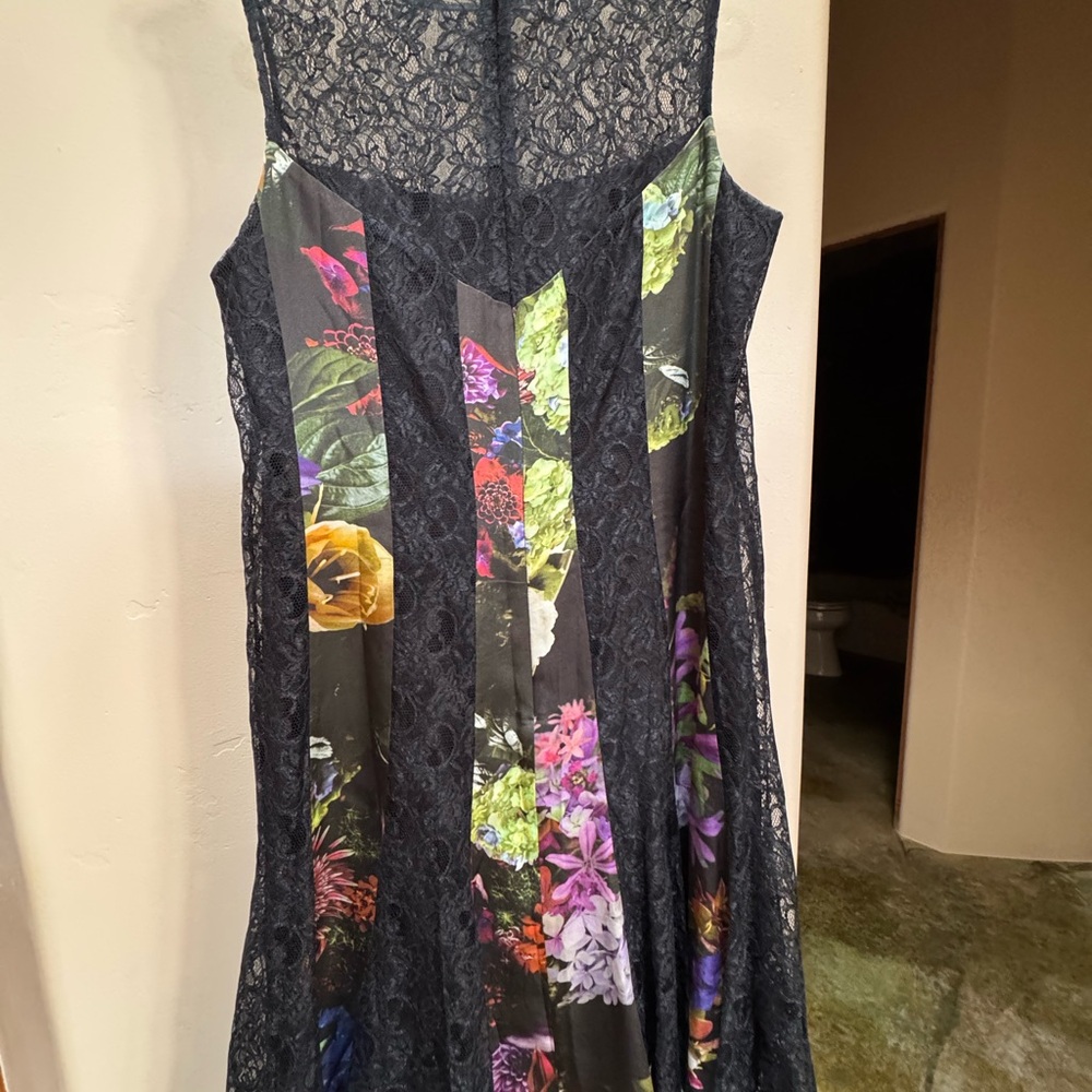 Rickie Freeman Teri Jon Silk and Lace Dress - Picture 4 of 8